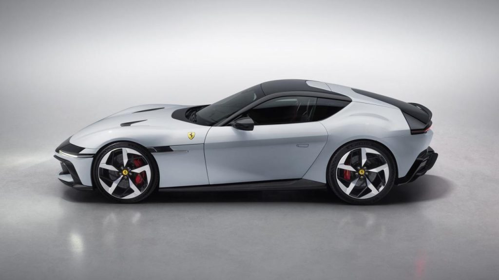 hd-ferrari-12cilindri-2024-23