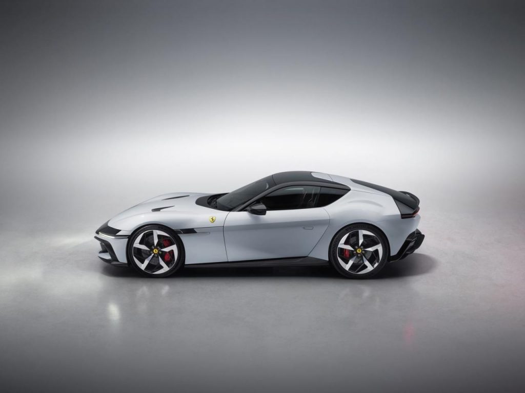 hd-ferrari-12cilindri-2024-25