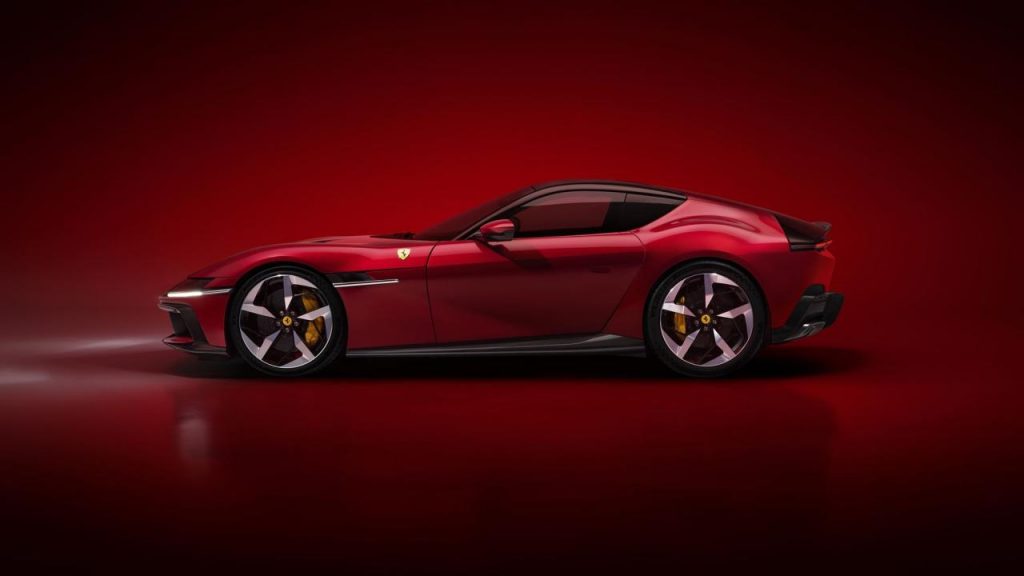 hd-ferrari-12cilindri-2024-32