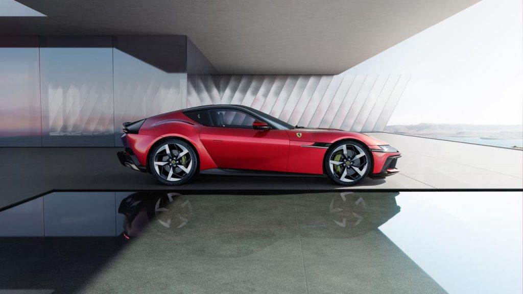 hd-ferrari-12cilindri-2024-36