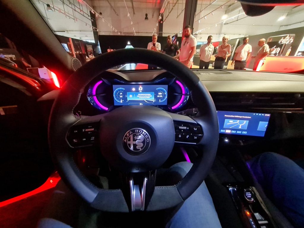 hd-alfa-romeo-junior-decouverte-17