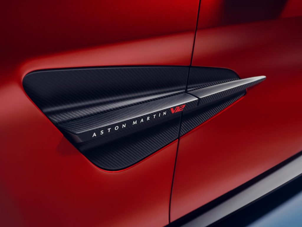hd-aston-martin-vanquish-2024-13