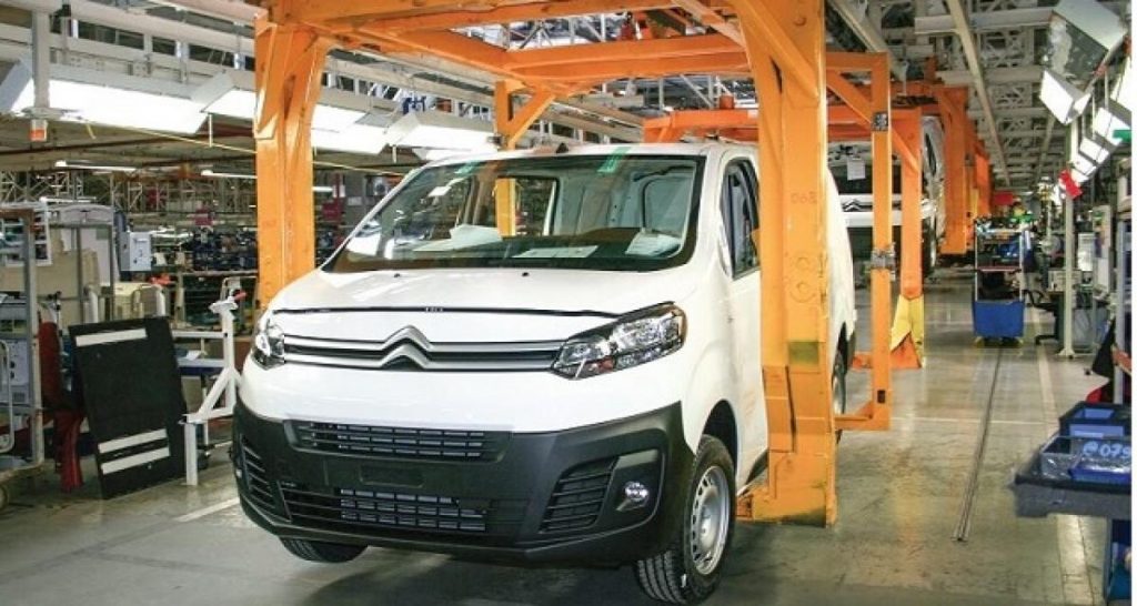 Stellantis suspend sa production de vans en Russie