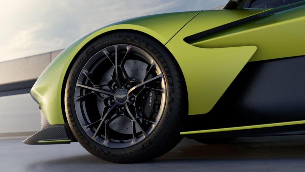 hd-aston-martin-valhalla-2025 (13)
