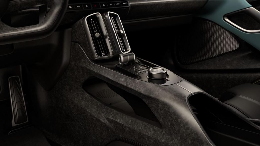 hd-aston-martin-valhalla-2025 (20)