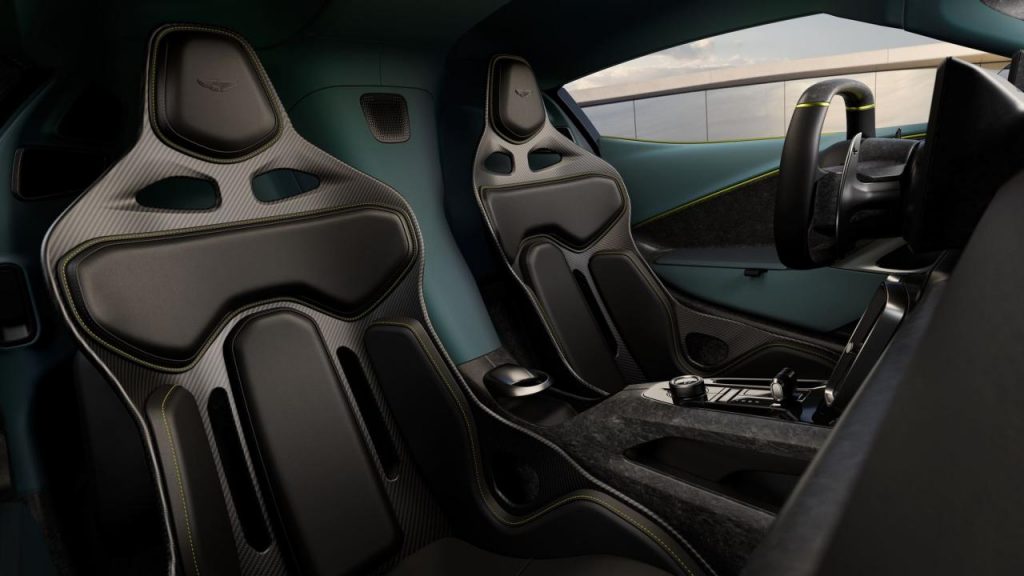 hd-aston-martin-valhalla-2025 (21)