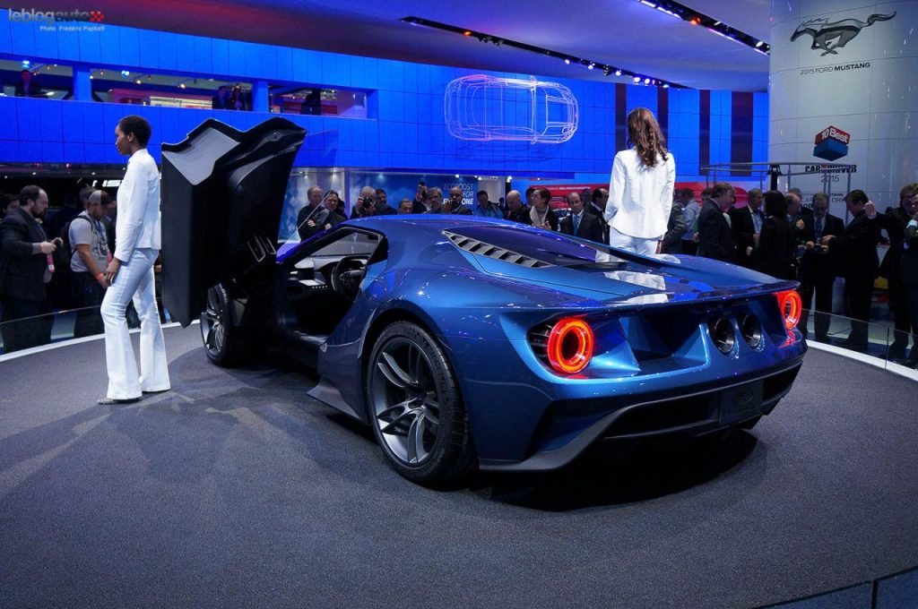 hd-dtroit_2015_live_ford_gt_1-10