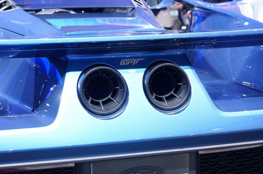 hd-dtroit_2015_live_ford_gt_1-11