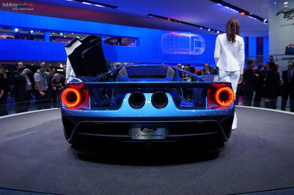 hd-dtroit_2015_live_ford_gt_1-12