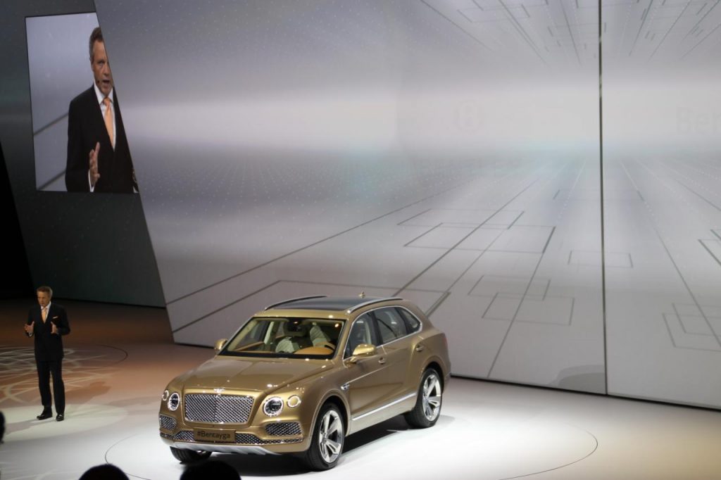 hd-francfort_2015_live_bentley_bentayga_1-7