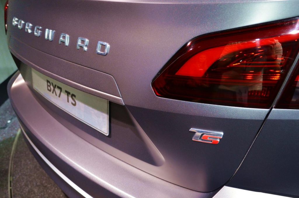 hd-francfort_2015_live_borgward_bx7_1-14