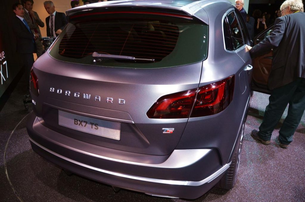 hd-francfort_2015_live_borgward_bx7_1-15