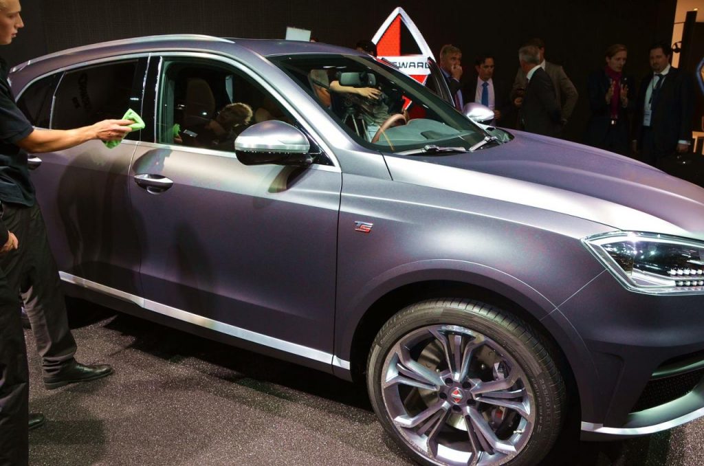 hd-francfort_2015_live_borgward_bx7_1-22