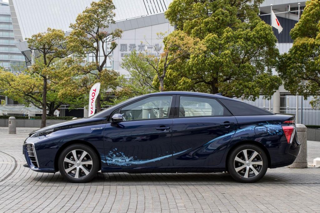 hd-galop_d_essai_exclusif_toyota_mirai_au_volant_1-2