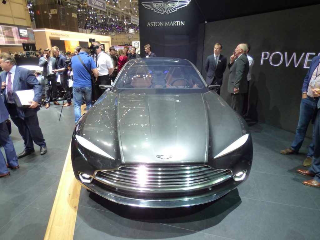hd-genve_2015_live_aston_martin_dbx_concept_1-5