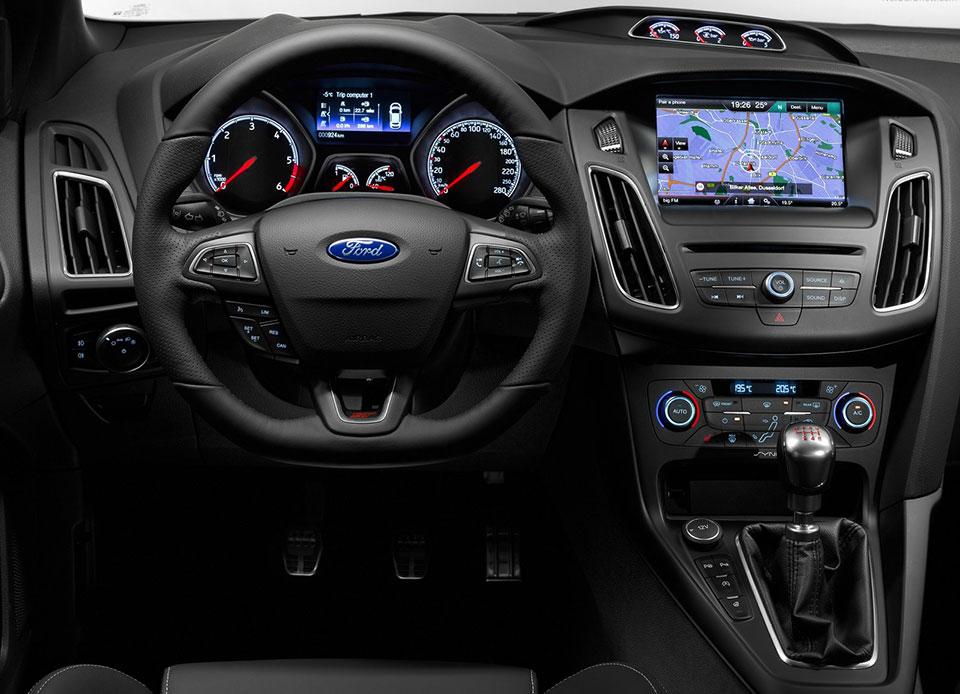 hd-goodwood_2014_ford_focus_st_1-3