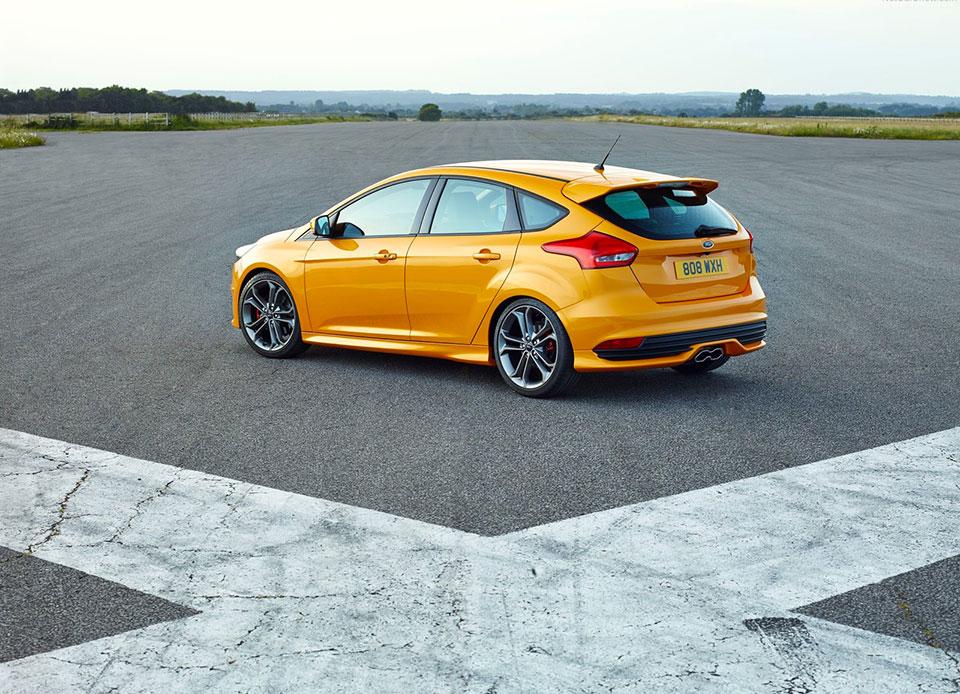 hd-goodwood_2014_ford_focus_st_1-8