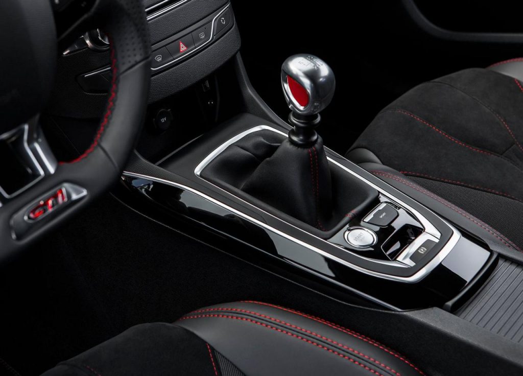 hd-goodwood_2015_peugeot_308_gti_1-24