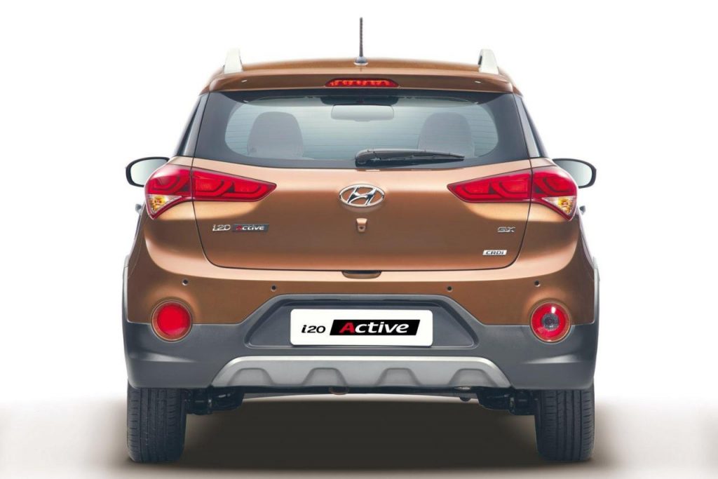 hd-hyundai_i20_active_pour_l_inde_1-8