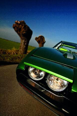 hd-les_concepts_bertone_bmw_2800_spicup_1969_1-7