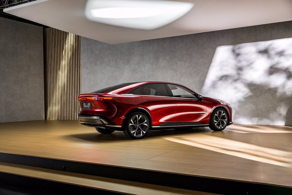 all-new_mazda6e_src_still_016