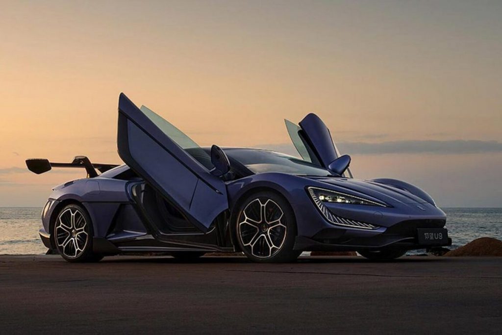 La fonctionnalité inutile de la YangWang U9 La YangWang U9, supercar électrique chinoise