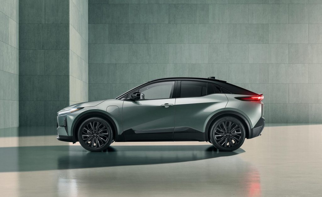 2025toyotac-hr04
