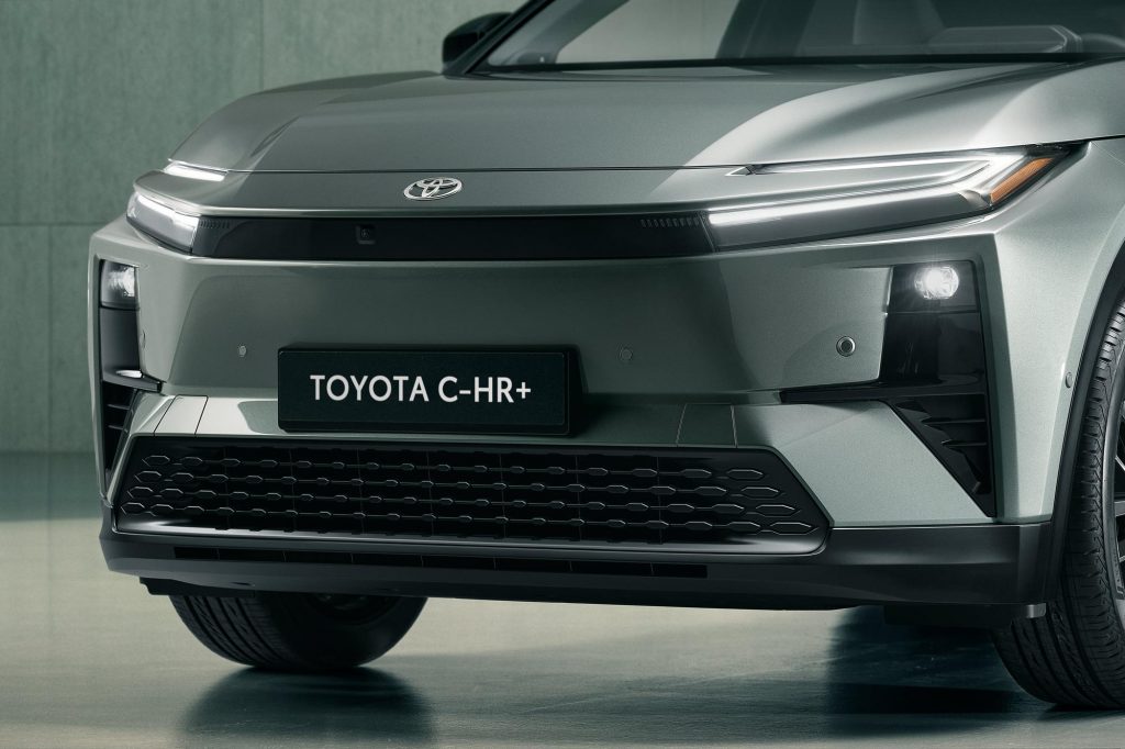 2025toyotac-hrexterior01