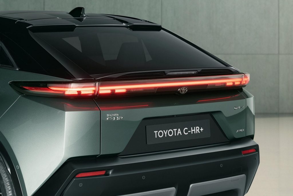 2025toyotac-hrexterior04