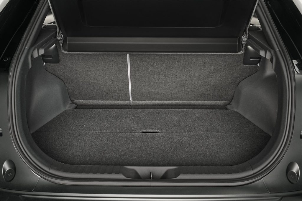 2025toyotac-hrinterior05