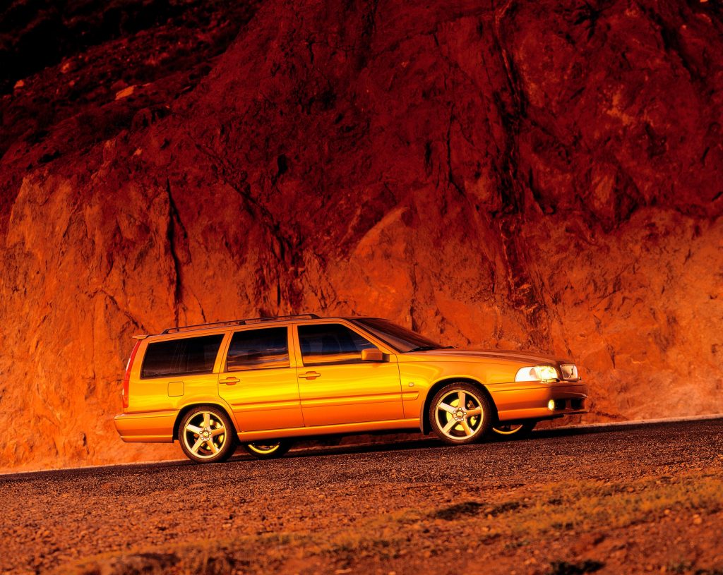 Volvo V70 R