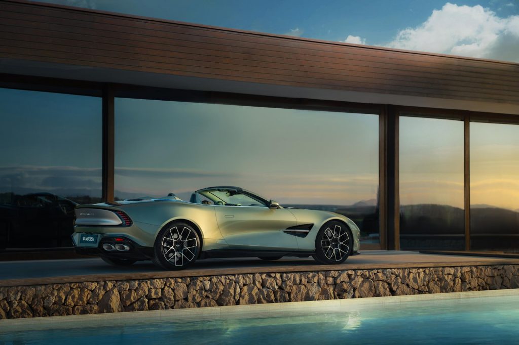 Aston Martin Vanquish Volante_09
