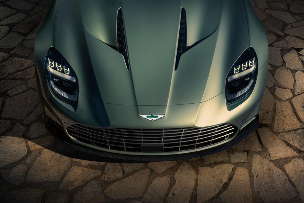 Aston Martin Vanquish Volante_11
