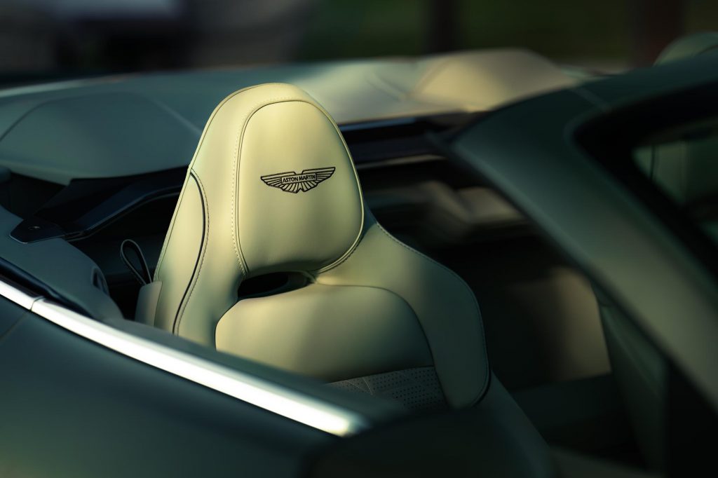 Aston Martin Vanquish Volante_14