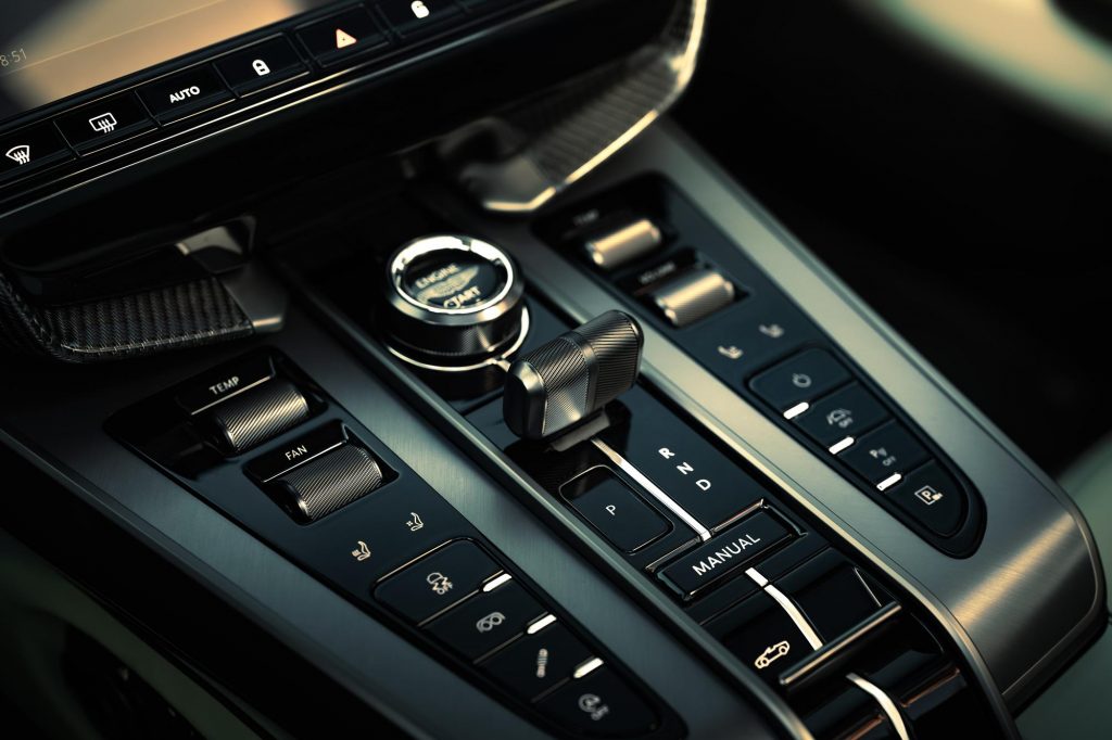 Aston Martin Vanquish Volante_15