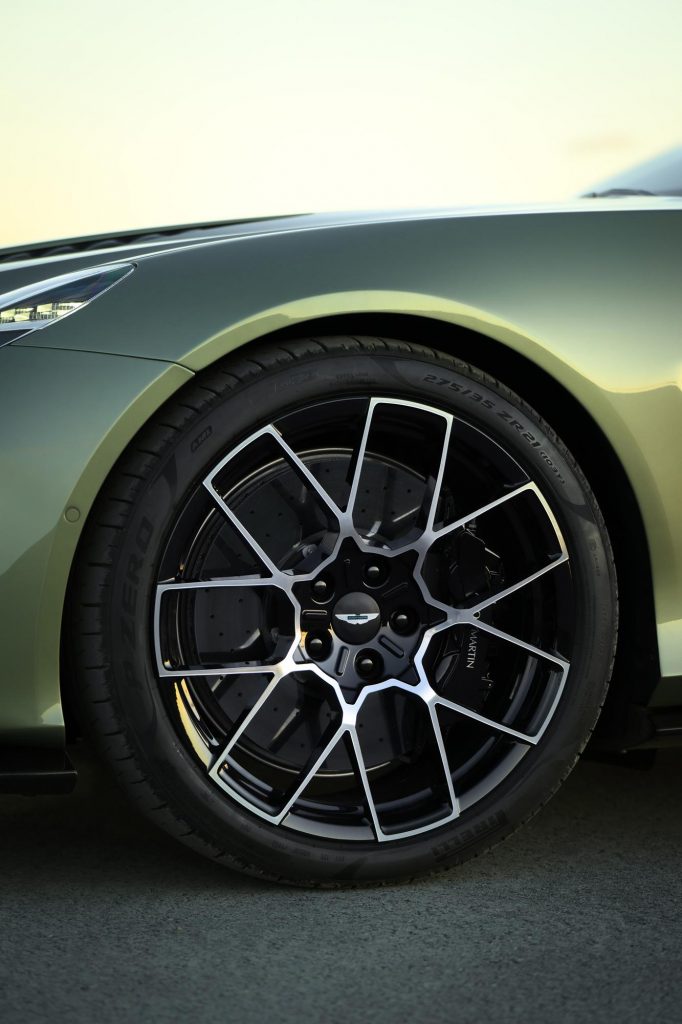 Aston Martin Vanquish Volante_20