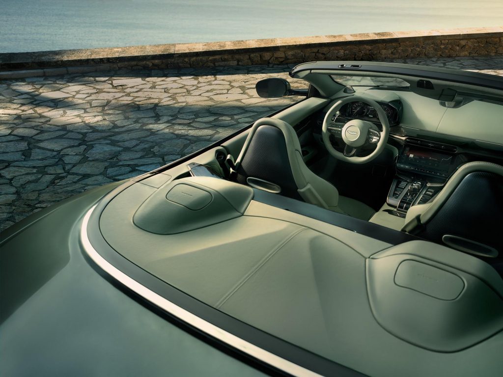 Aston Martin Vanquish Volante_23