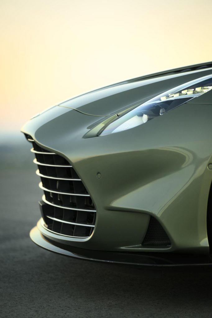 Aston Martin Vanquish Volante_24