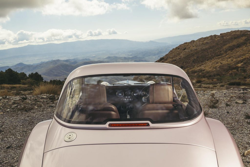 Morgan_Supersport_Location_Lilac_024