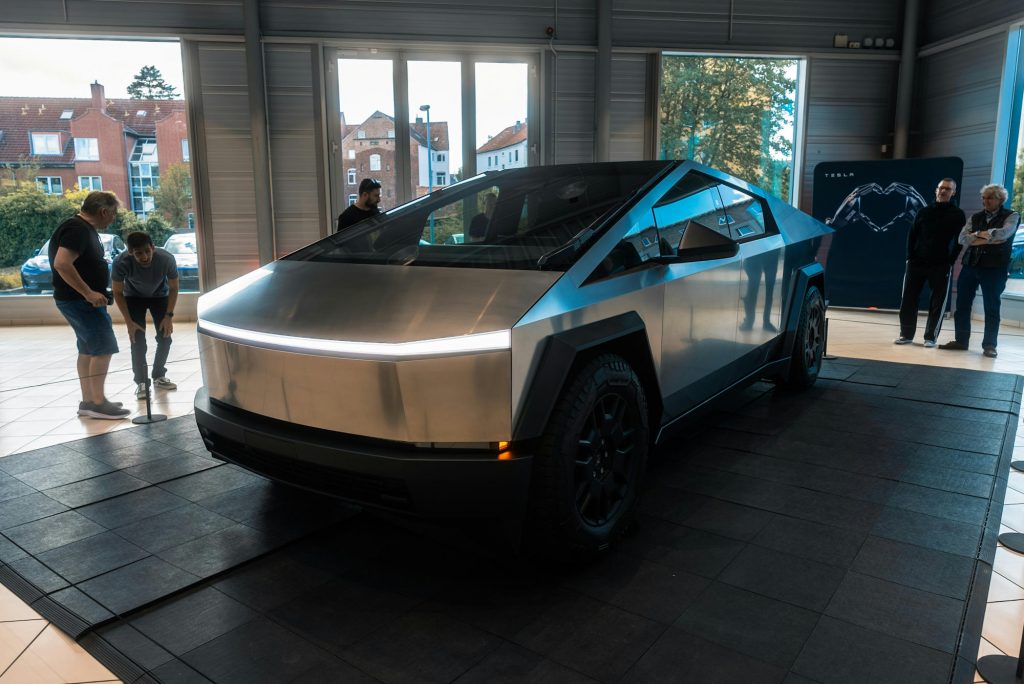 Rappel Cybertruck : Hey Elon, changez de colle !