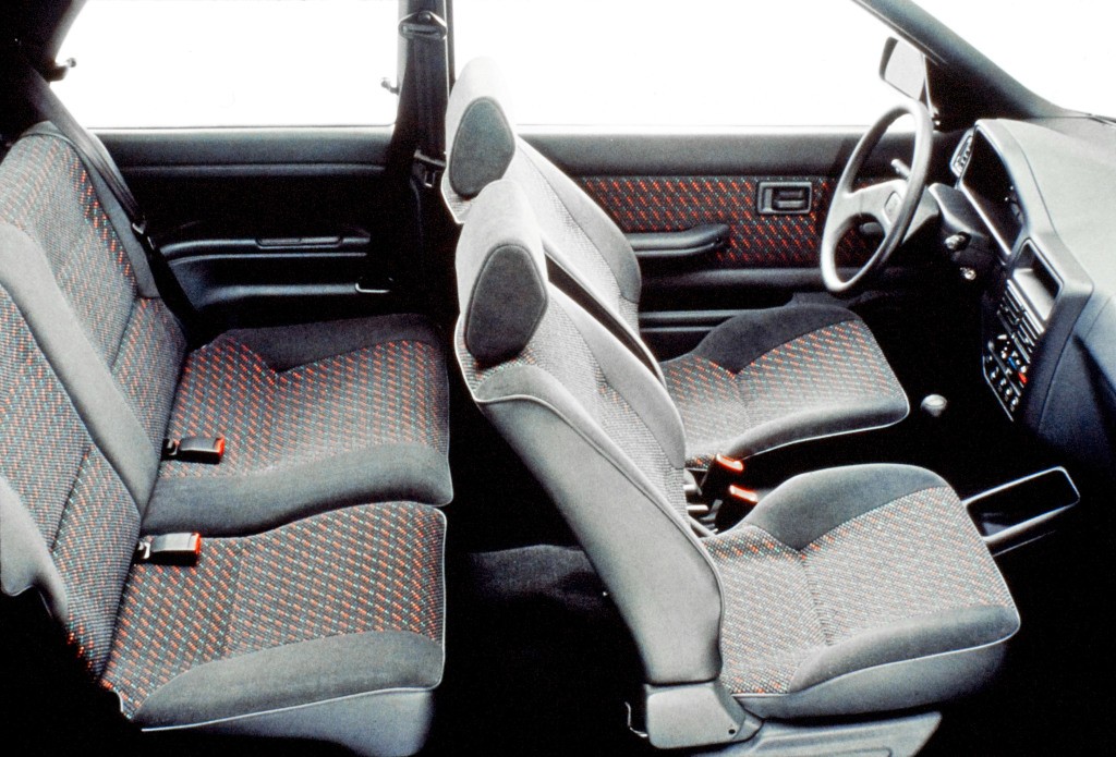 PEUGEOT-106-1032_19