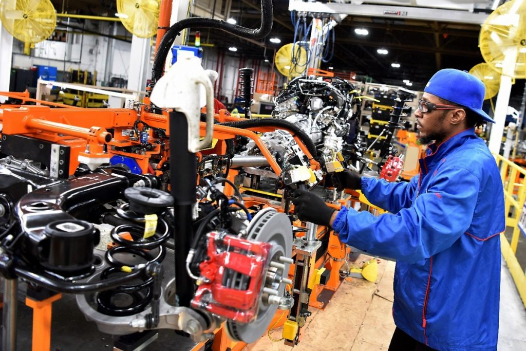 Crise mondiale automobile : baisse de la production en 2025