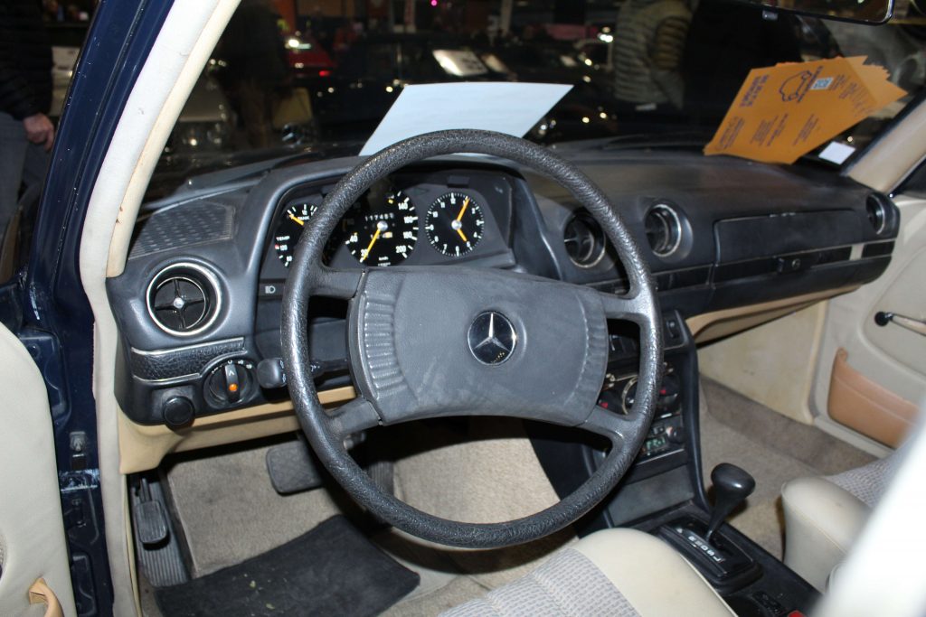 Mercedes-Benz 200