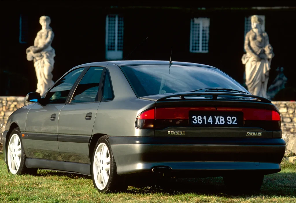 (C) Renault (C) Renault
