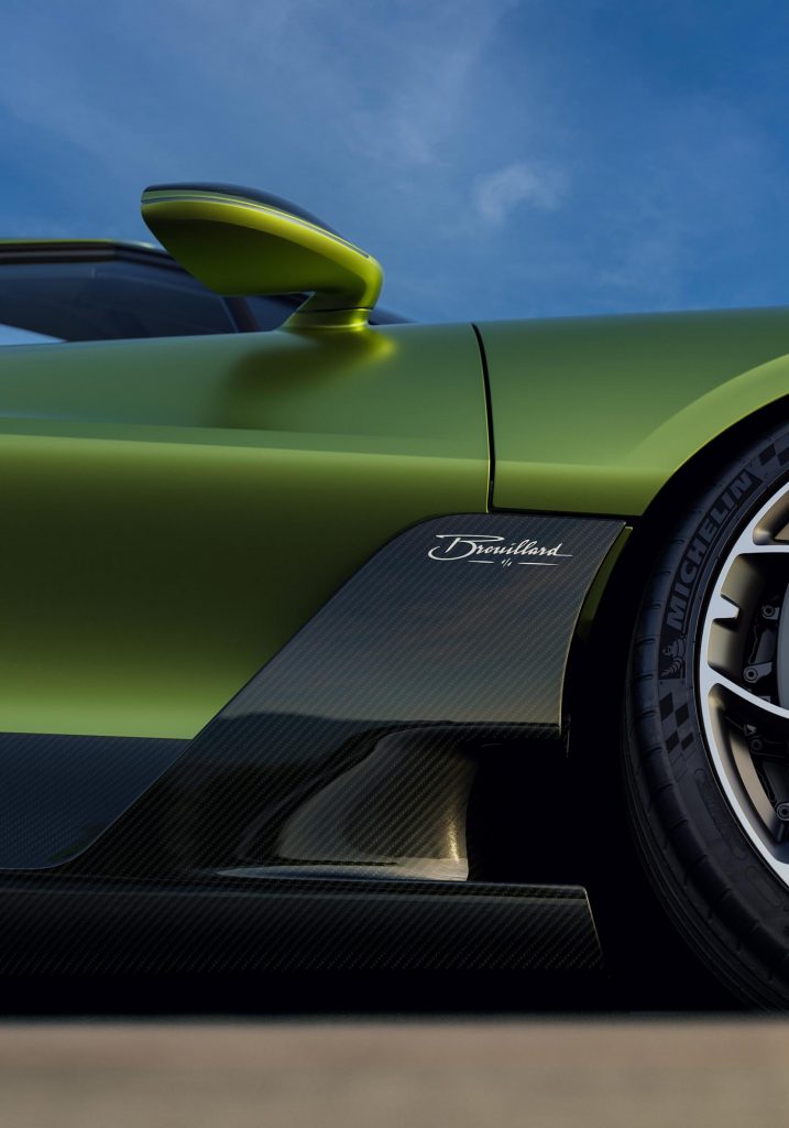 17 BUGATTI Soitaire Launch_Side