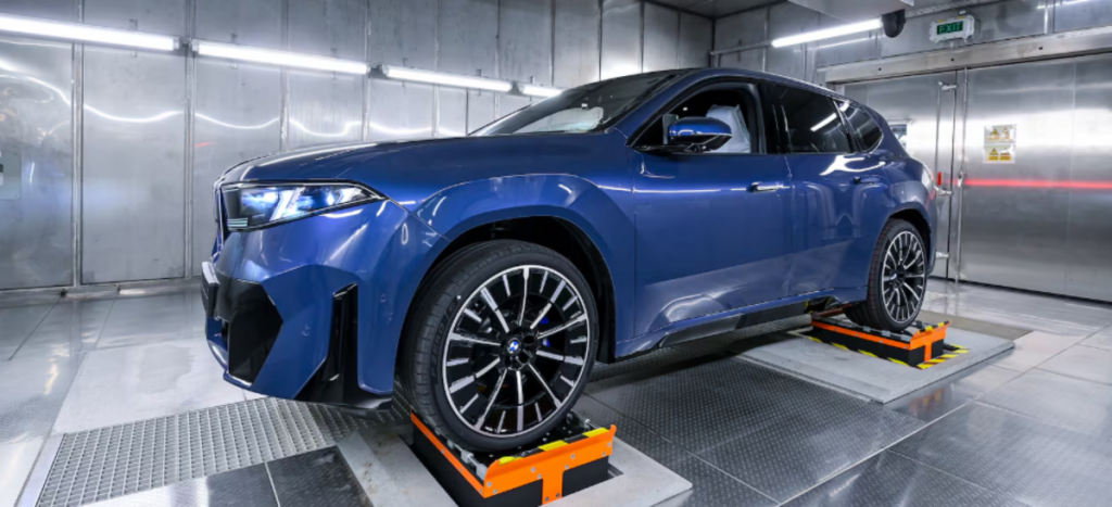 BMW iX3 : lancement de la production en série en 2025 pour concurrencer les géants de l’électrique