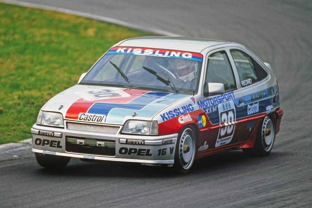 (C) Opel (C) Opel