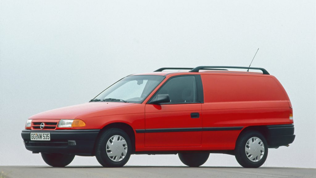 (C) Opel (C) Opel