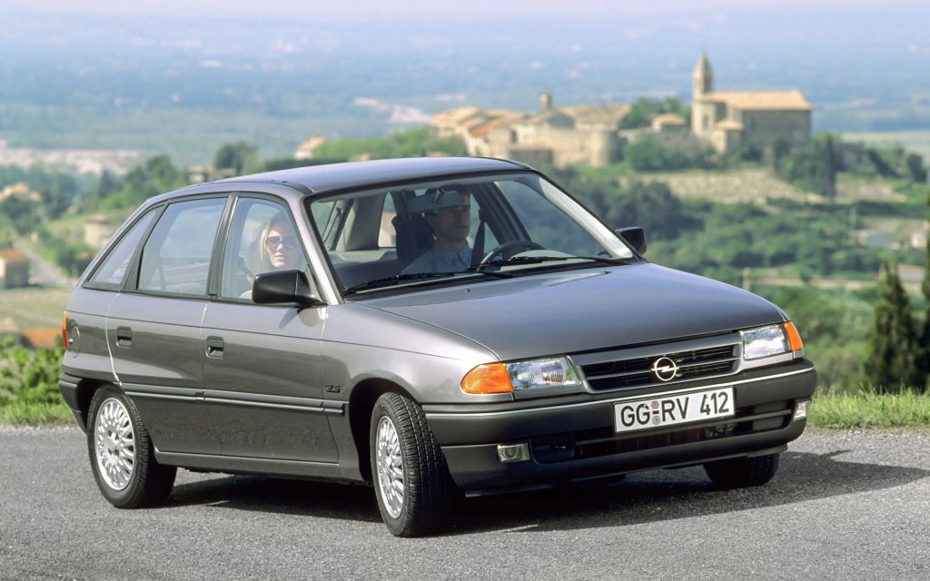 (C) Opel (C) Opel
