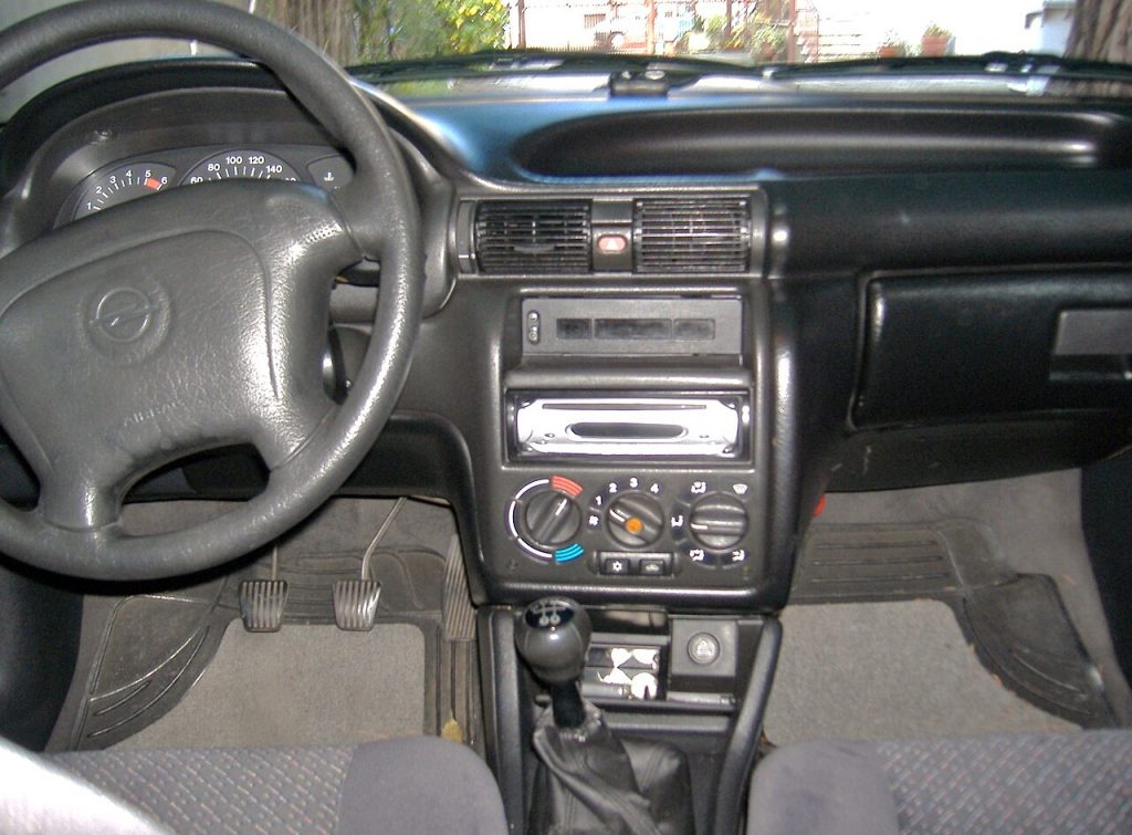 (C) Corvettec6r - CC0 (C) Corvettec6r - CC0